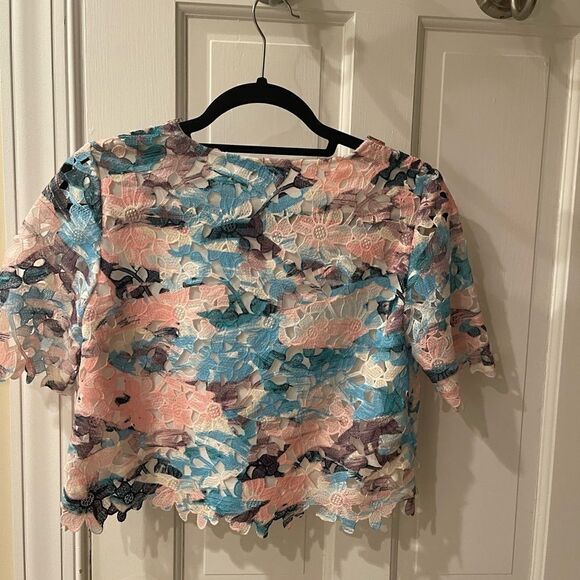 Addison floral shirt with zips on the shoulder size small! In perfect condition - Picture 5 of 5